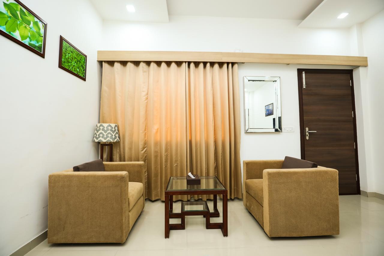 Hotel Whistling Greens Moga Extérieur photo