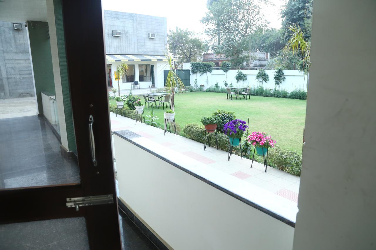 Hotel Whistling Greens Moga Extérieur photo